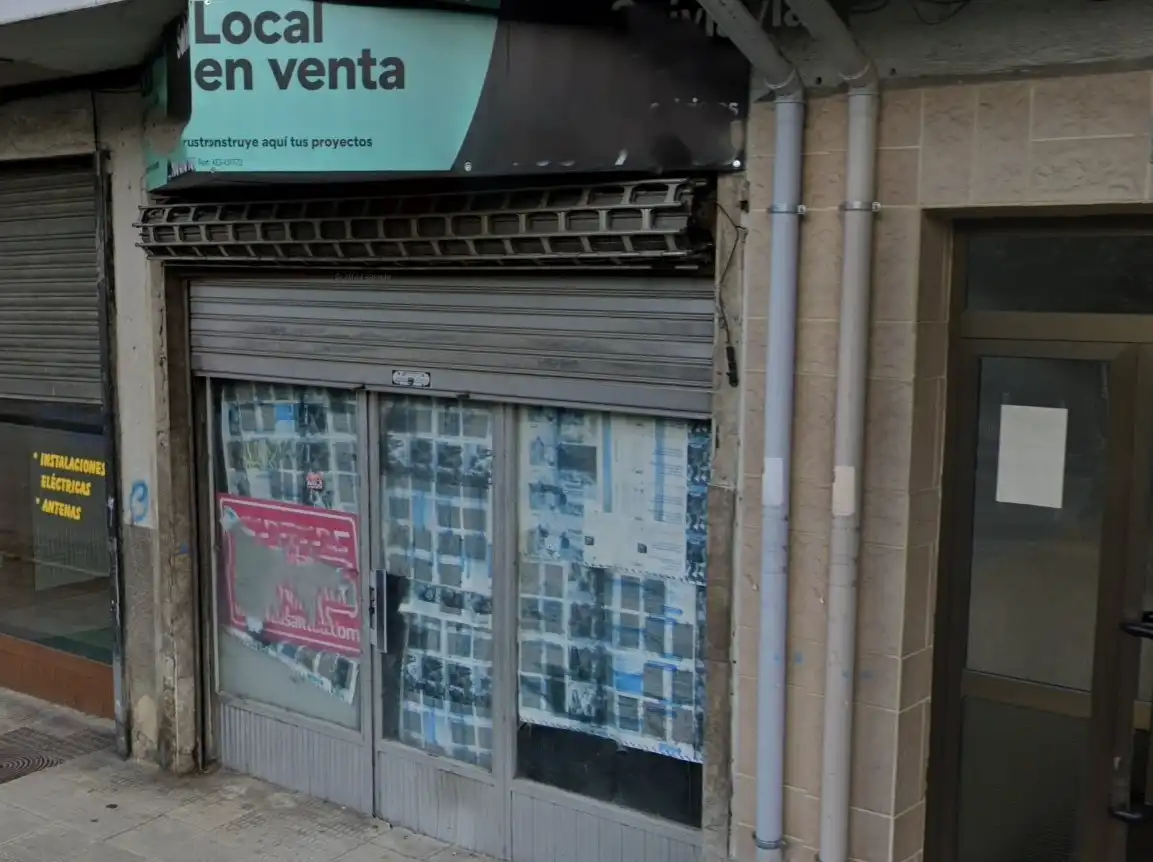 Locale commerciale in vendita a Calle Eladio Bustamante 10
