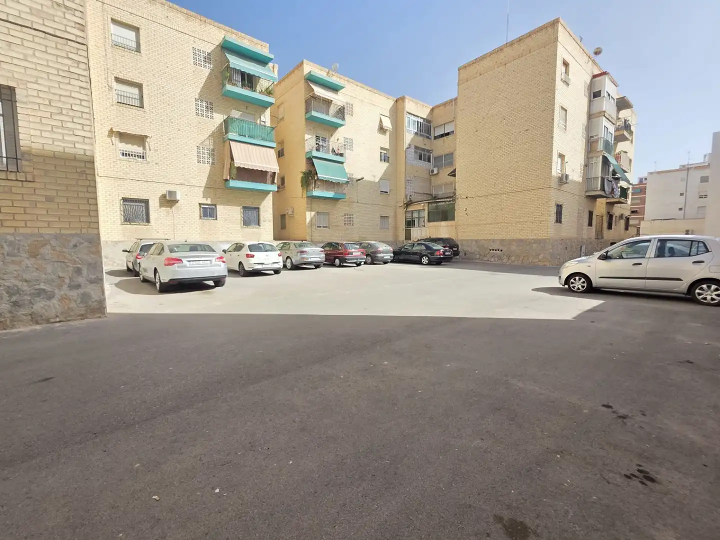 Parkplatz von Wohnungen zum Verkauf in Elche / Elx mit Klimaanlage, Heizung und Terrasse