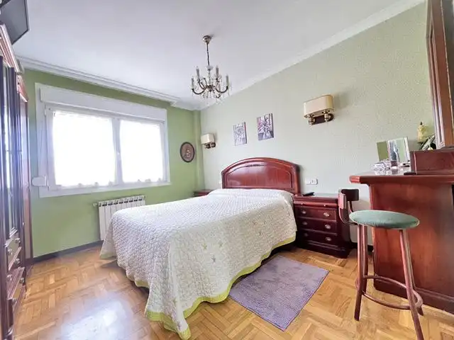 Schlafzimmer von Wohnung zum Verkauf in Gijón  mit Heizung, Parkett und Terrasse