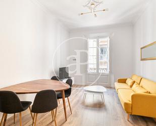 Living room of Flat to rent in  Barcelona Capital  with Air Conditioner, Heating and Balcony