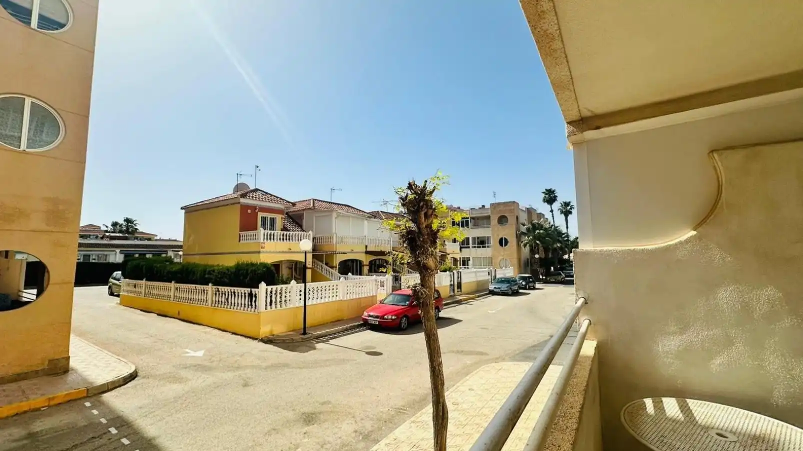 Vista exterior de Apartament en venda en Torrevieja amb Moblat i Piscina comunitària