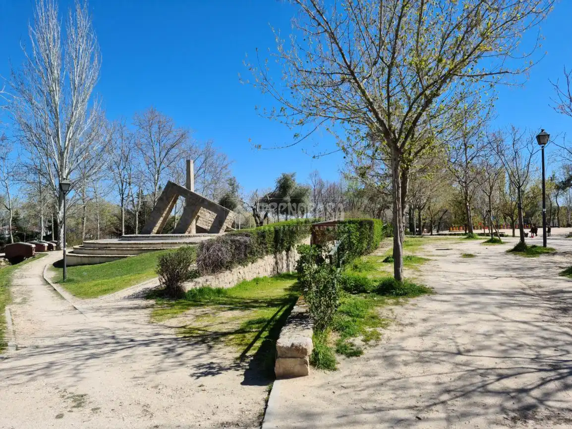 Vista exterior de Pis en venda en Madrid amb Calefacció, Parquet i Terrassa