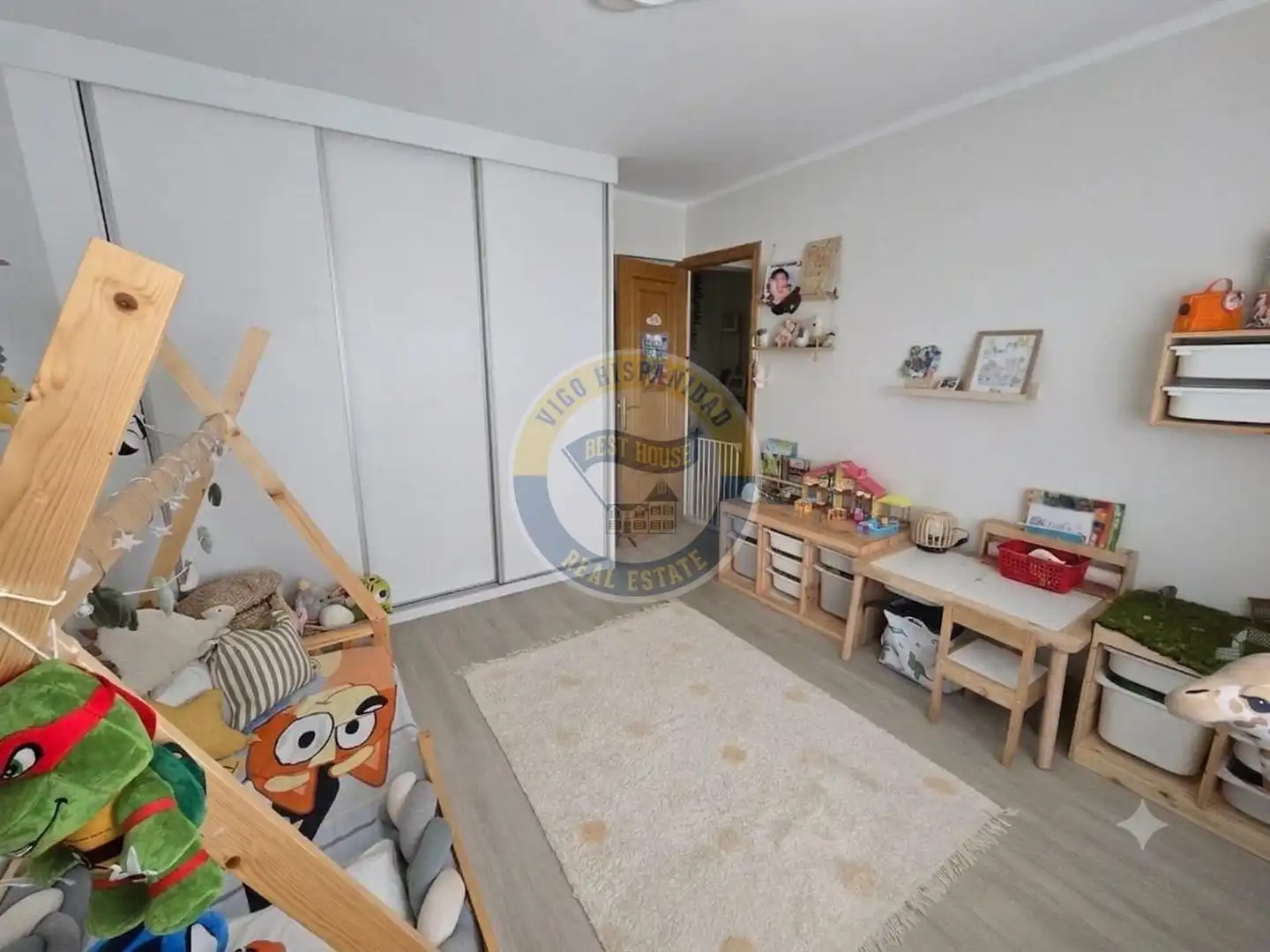 Bedroom of Flat for sale in Vigo   with Terrace and Furnished