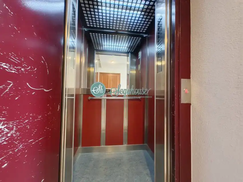 Piso en venta en Torrecaballeros con Calefacción, Terraza y Amueblado