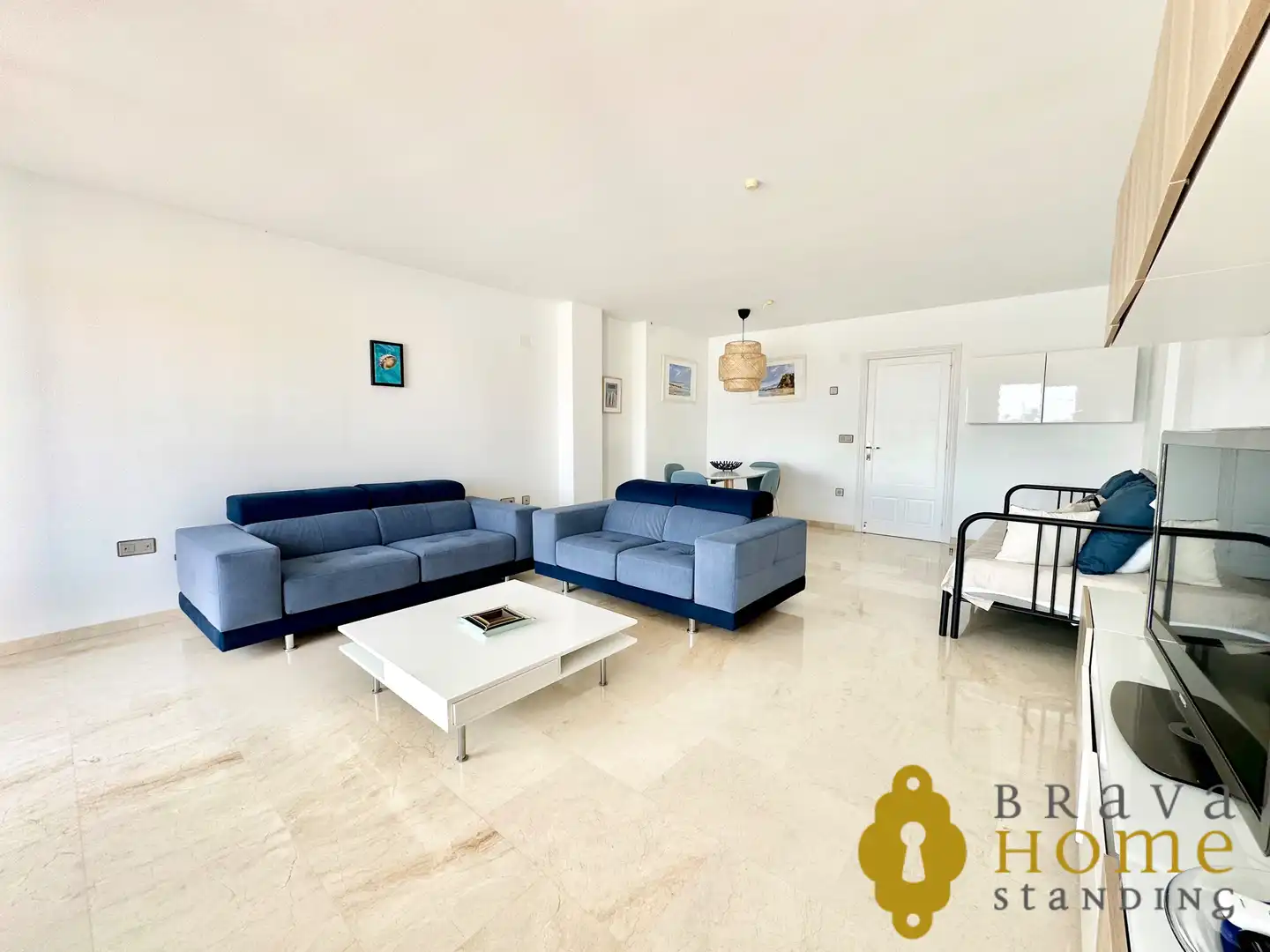 Wohnzimmer von Dachboden zum Verkauf in Empuriabrava mit Klimaanlage, Terrasse und Möbliert
