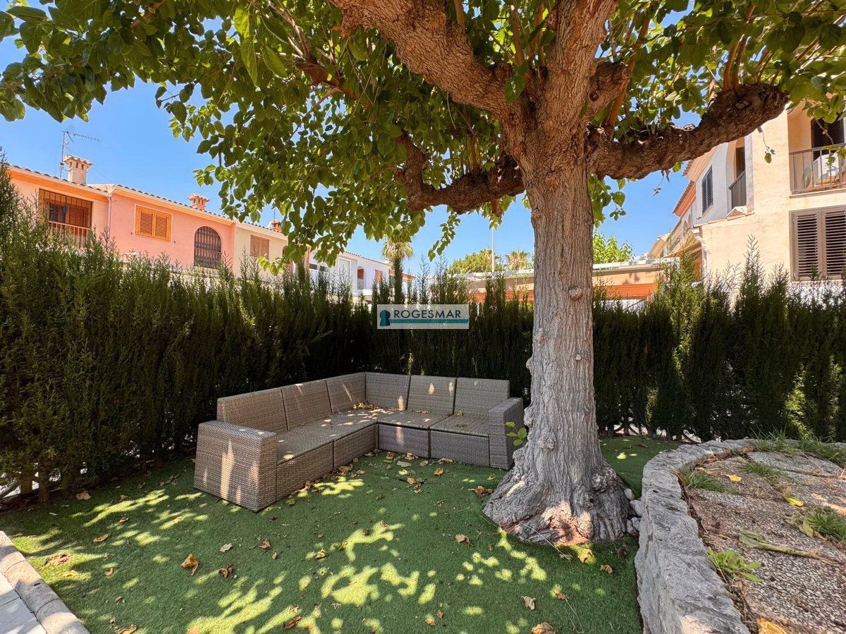 Jardí de Casa adosada en venda en Castellón de la Plana / Castelló de la Plana amb Piscina comunitària