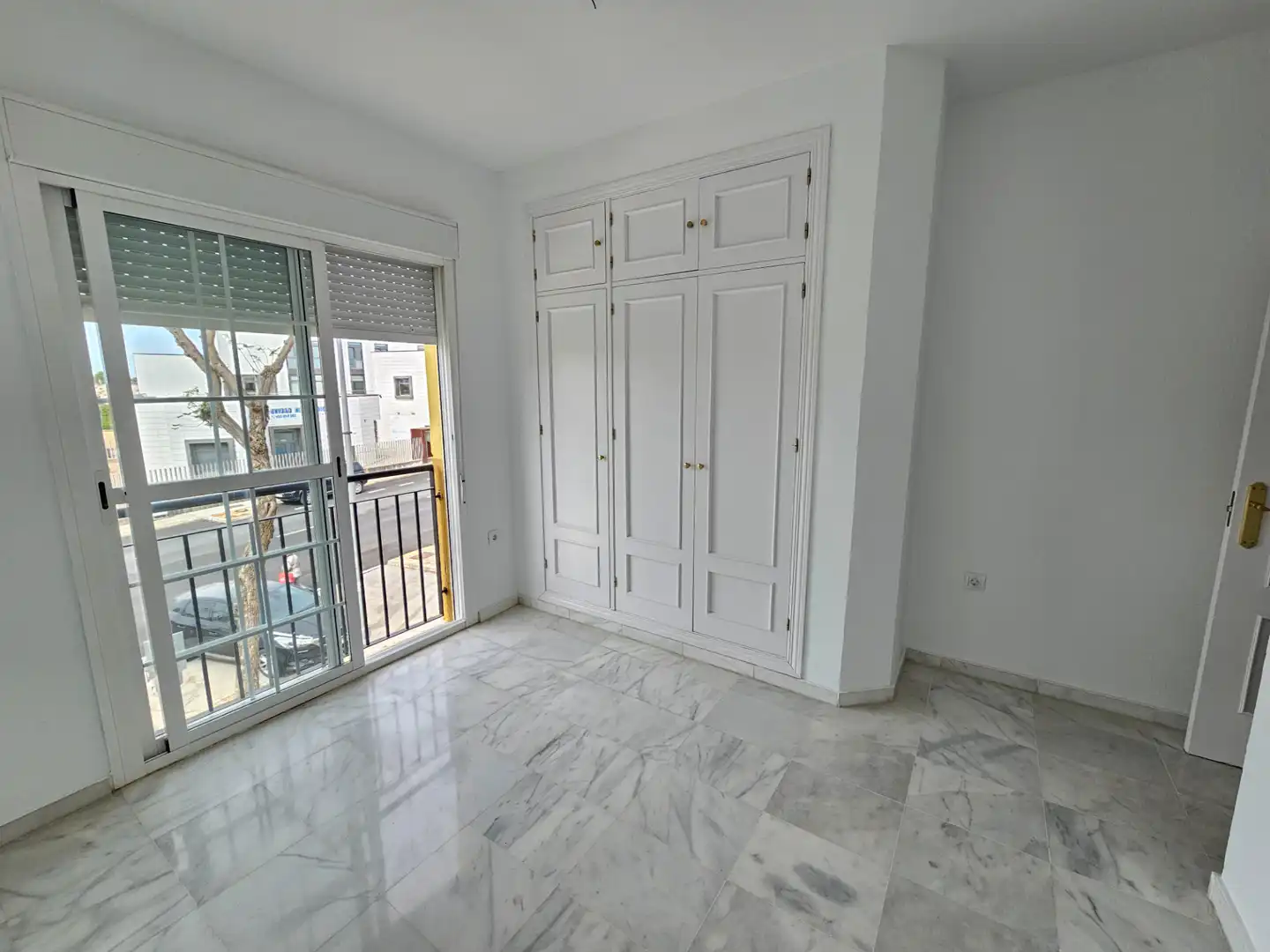 Dormitori de Casa adosada en venda en Espartinas amb Balcó