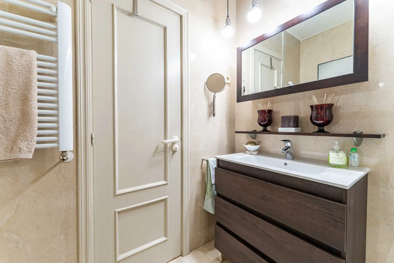 Baño de Casa adosada en venta en Las Rozas de Madrid con Aire acondicionado, Calefacción y Jardín privado