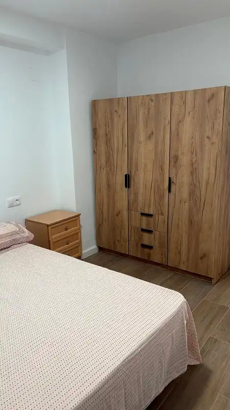 Schlafzimmer von Erdgeschoss zur Miete in Elche / Elx mit Möbliert, Ofen und Waschmaschine