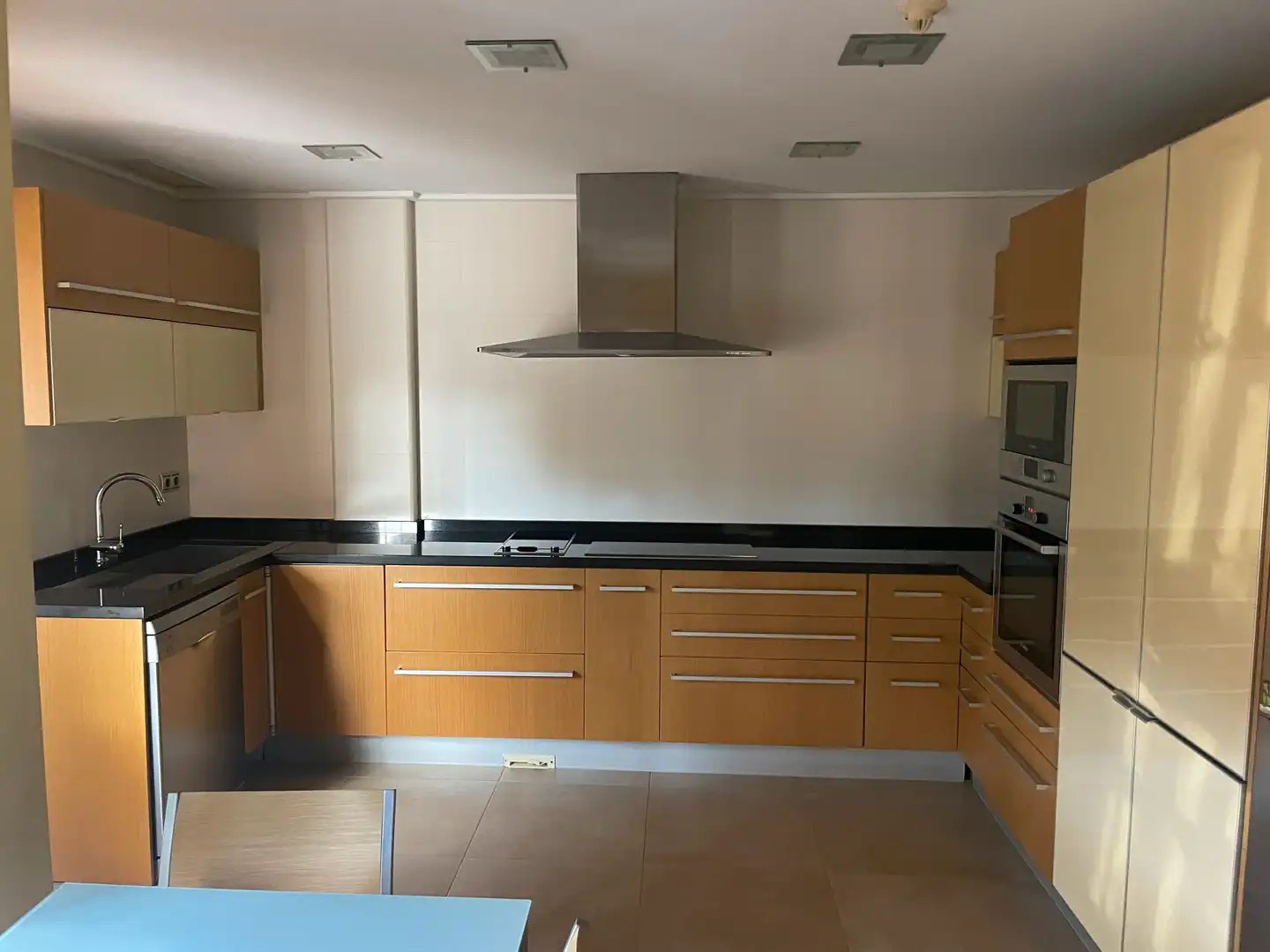 Cuina de Casa o xalet en venda en Orihuela amb Aire condicionat, Jardí privat i Parquet