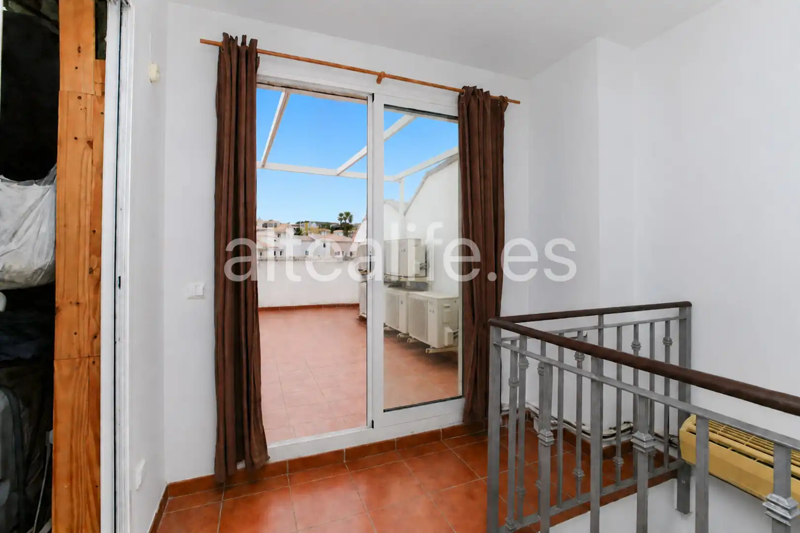 Habitación de Casa adosada en venta en La Nucia con Aire acondicionado, Jardín privado y Terraza