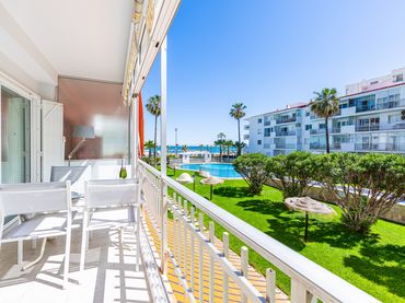 Apartament amb piscina en venda a Playa de los Boliches