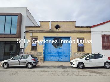 Nau industrial en venda a Calzada de la Virgen