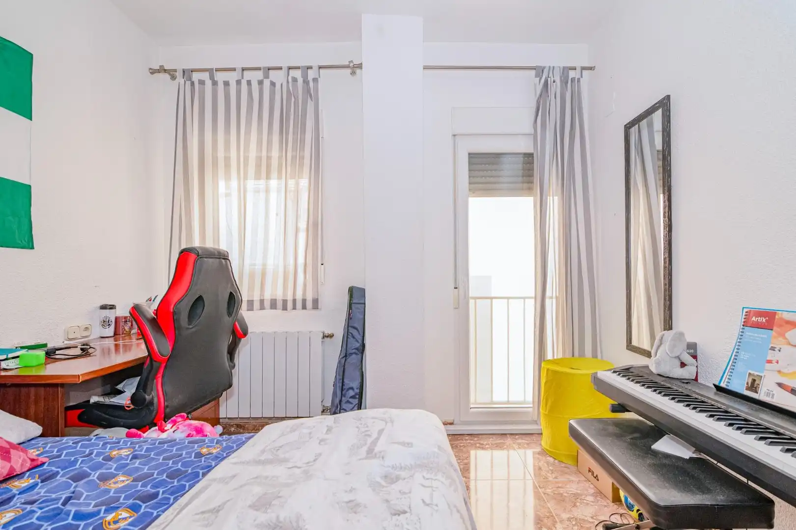 Habitación de Piso en venta en Granada con Calefacción y Amueblado