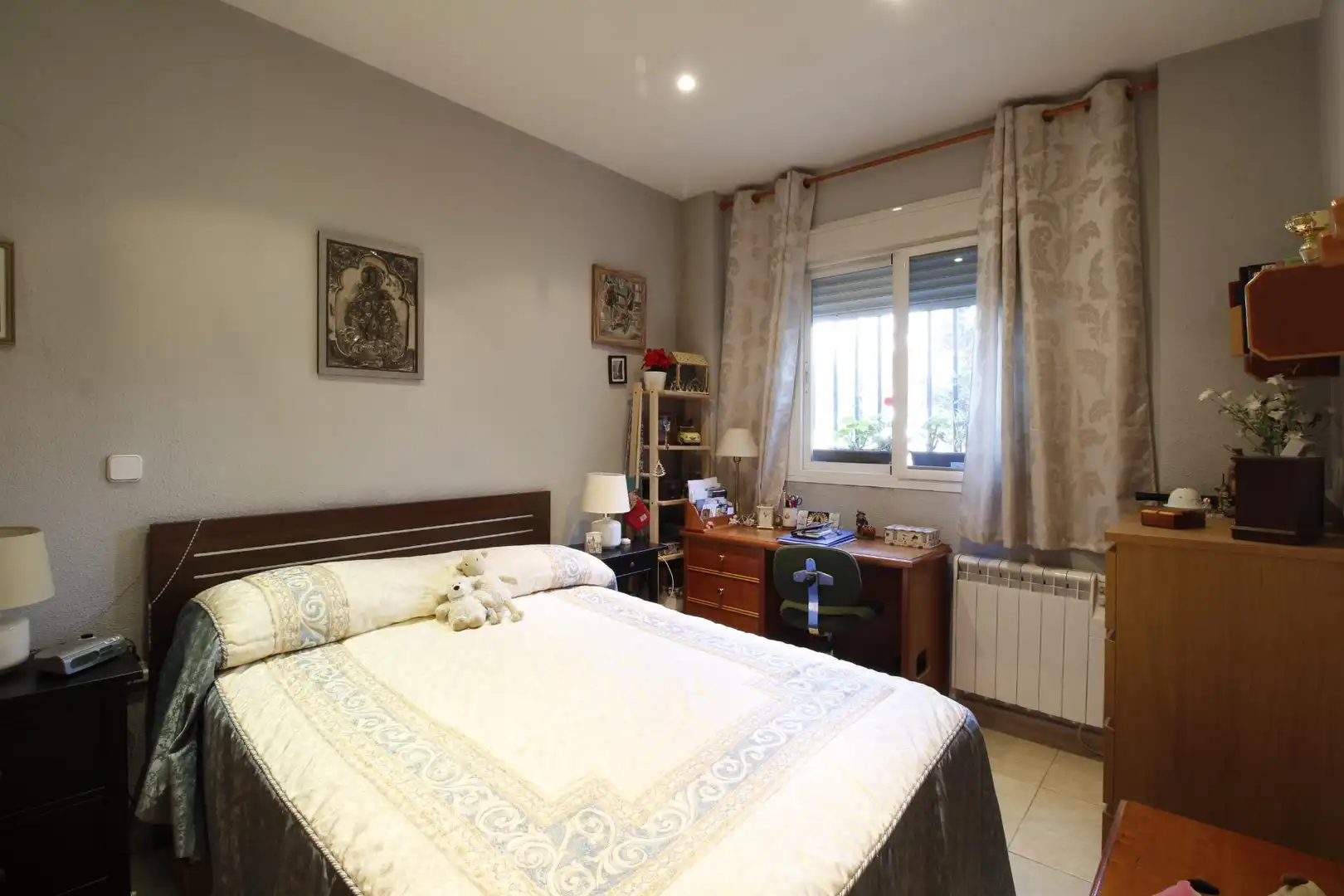 Dormitori de Apartament en venda en Madrid amb Aire condicionat, Calefacció i Moblat
