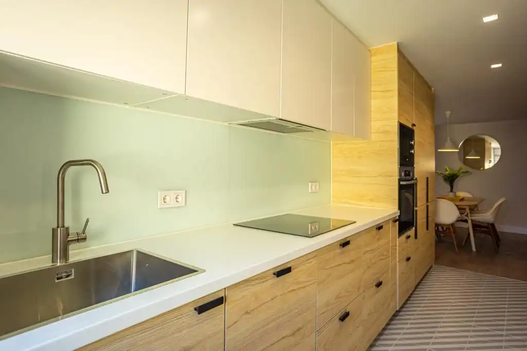 Room in Calle del Arroyo, 30, Valdeacederas