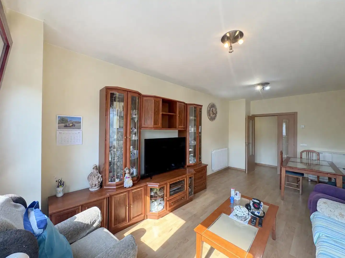 Sala de estar de Piso en venta en Ávila con Calefacción y Piscina comunitaria