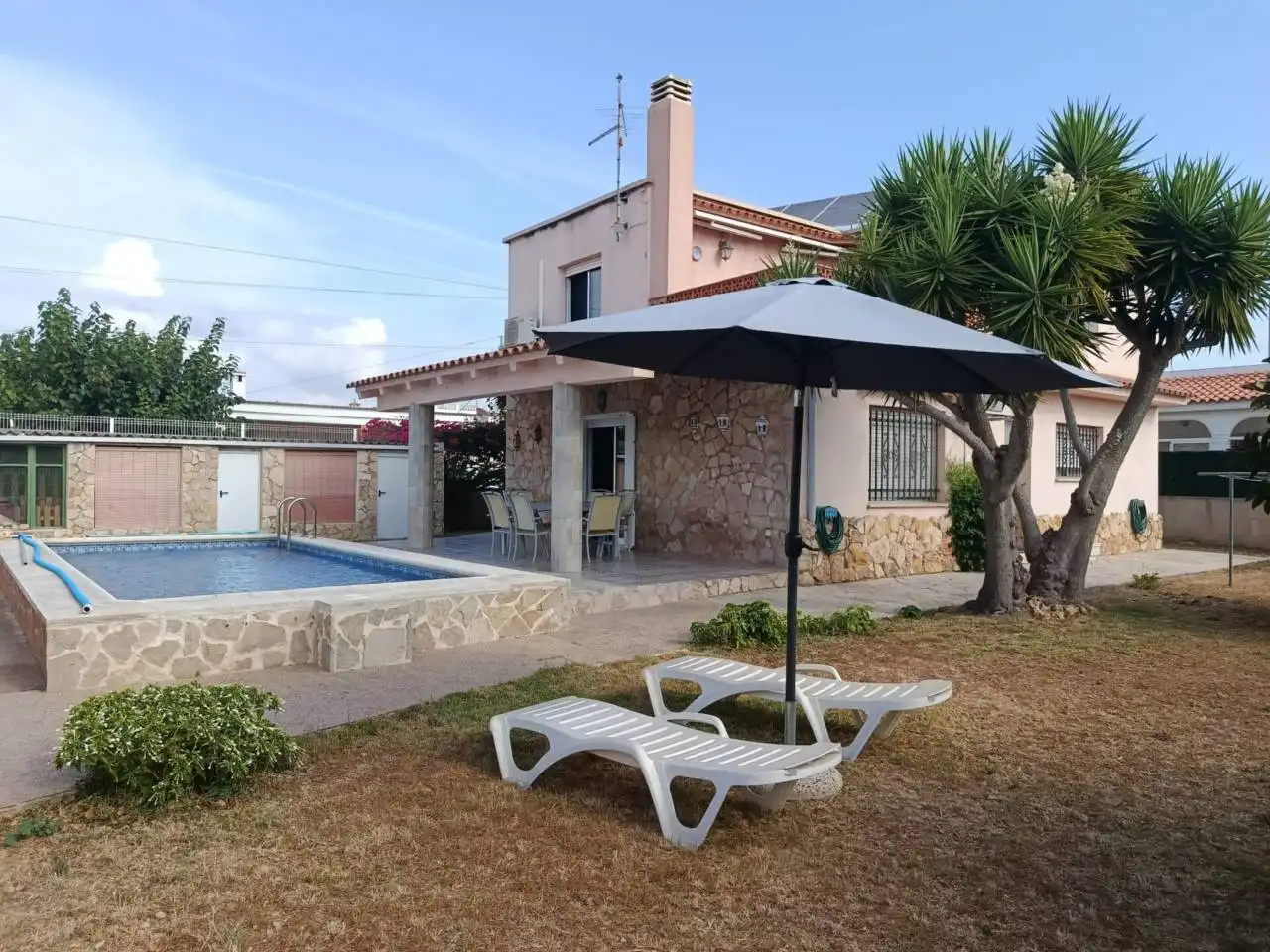 Piscina de Casa o xalet en venda en Vinaròs amb Aire condicionat, Jardí privat i Terrassa