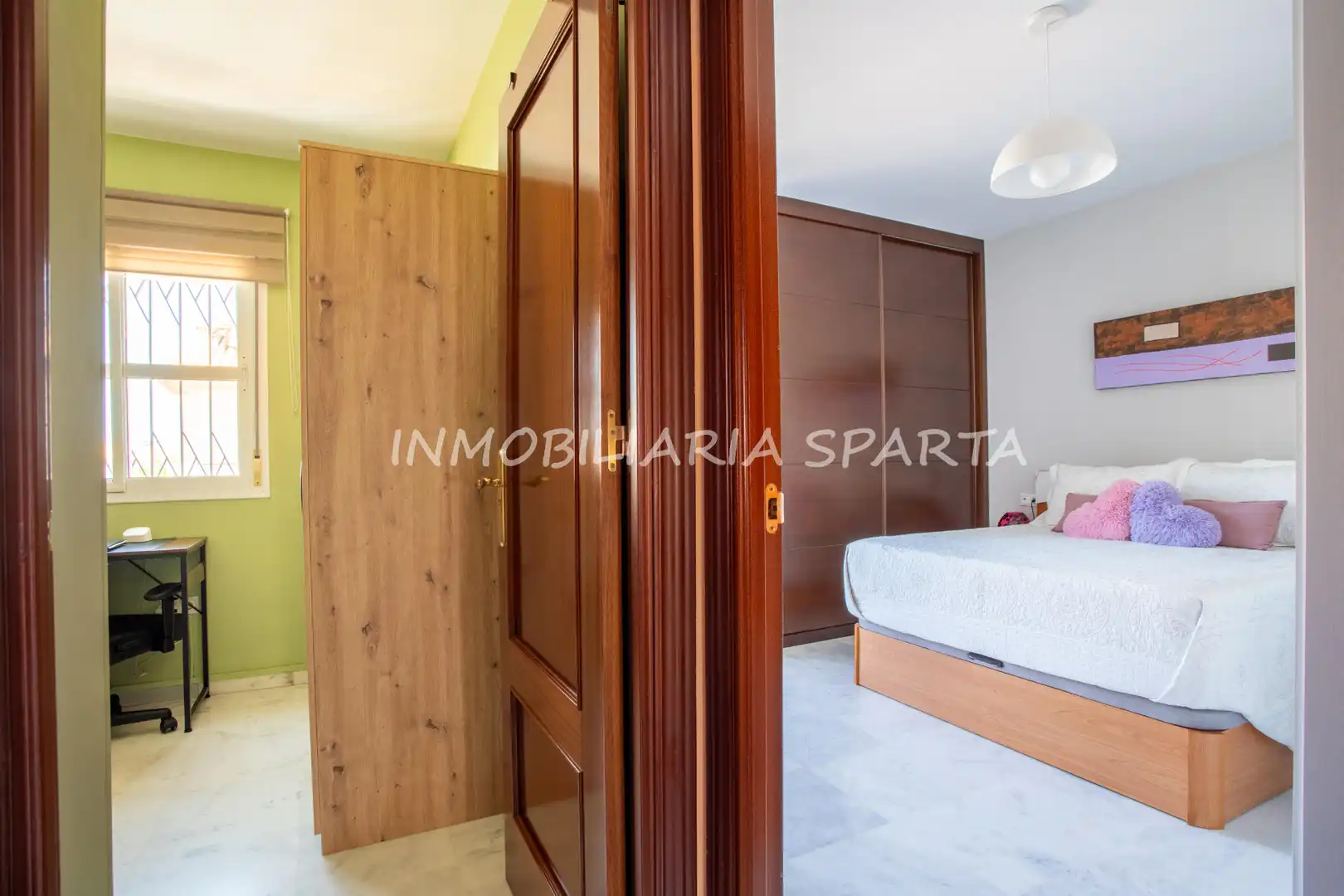 Habitación de Casa adosada en venta en Villanueva del Ariscal con Aire acondicionado, Calefacción y Jardín privado