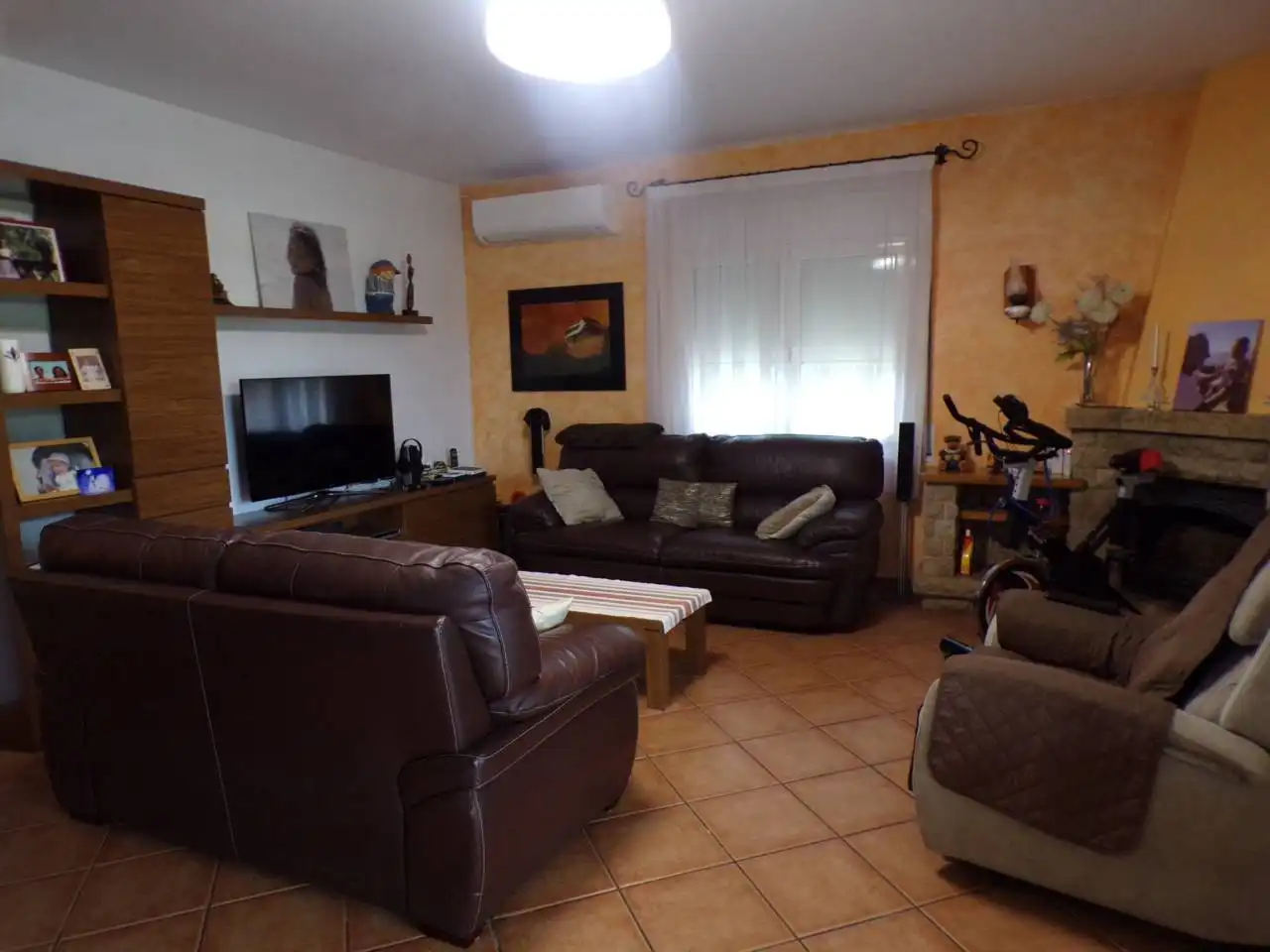 Sala d'estar de Casa o xalet en venda en Tordera amb Aire condicionat, Calefacció i Jardí privat
