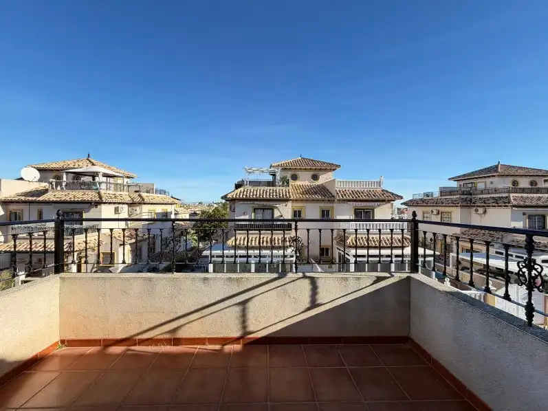 Vista exterior de Casa o xalet en venda en Orihuela amb Aire condicionat, Calefacció i Terrassa