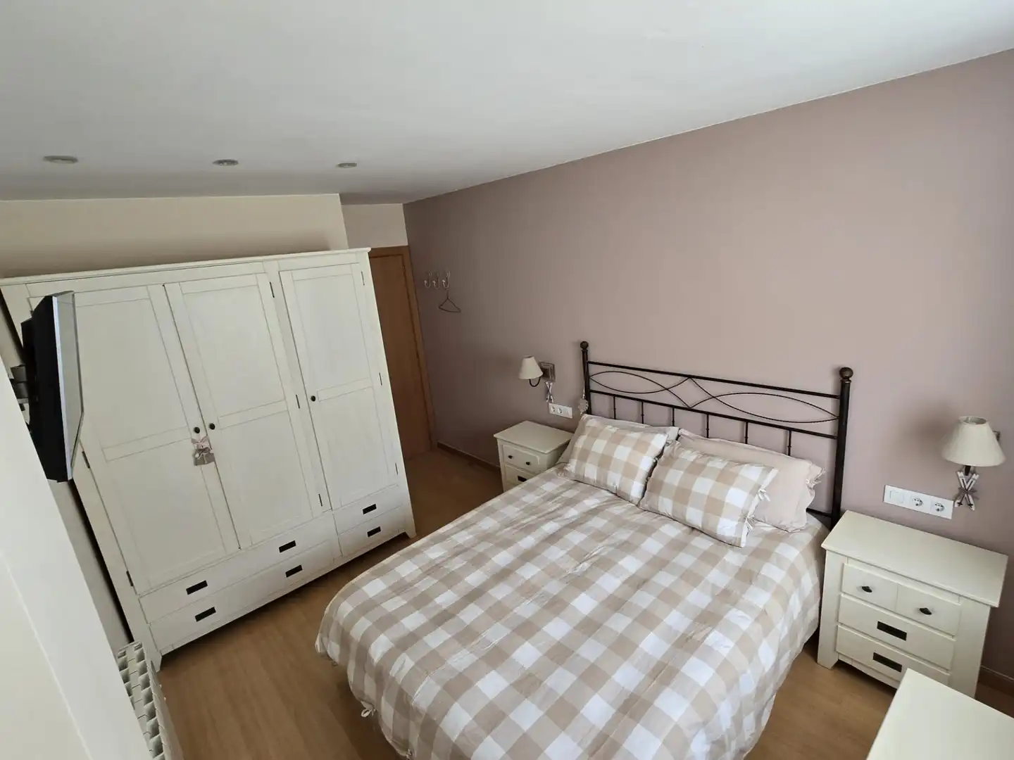 Habitación de Apartamento en venta en Benasque con Aire acondicionado, Calefacción y Amueblado