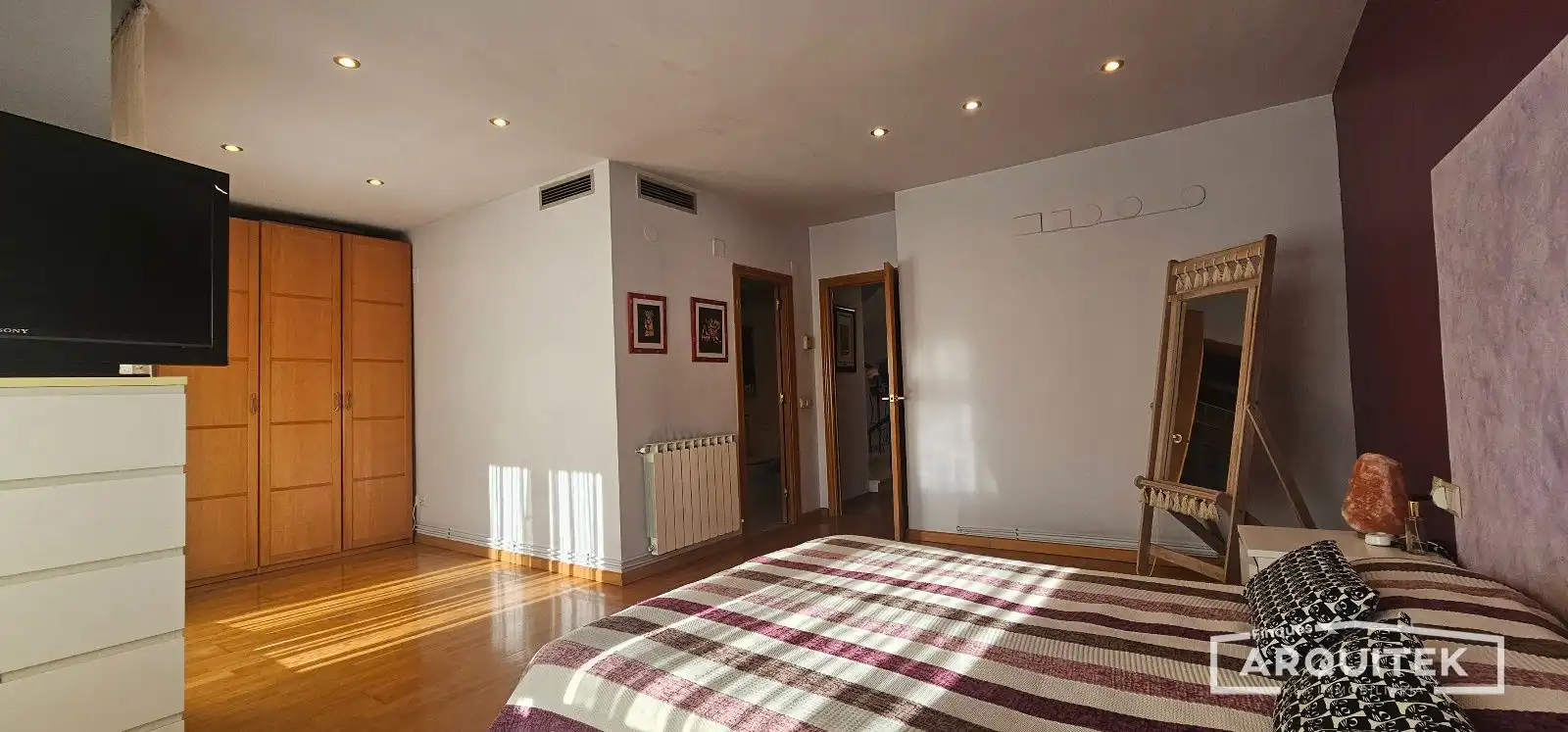 Habitación de Casa adosada en venta en Lleida con Aire acondicionado y Jardín privado