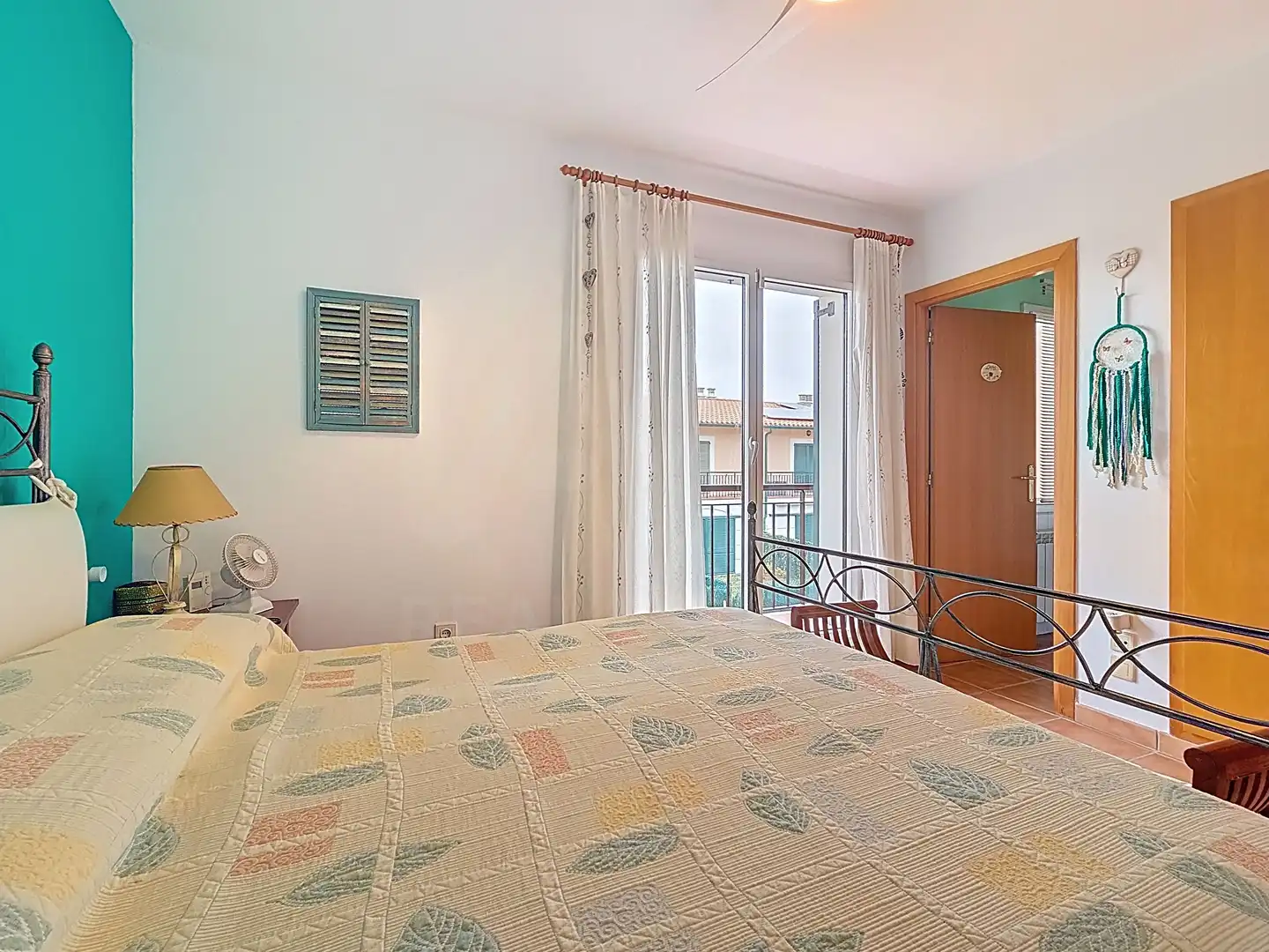 Habitación de Casa adosada en venta en L'Estartit con Calefacción, Terraza y Piscina