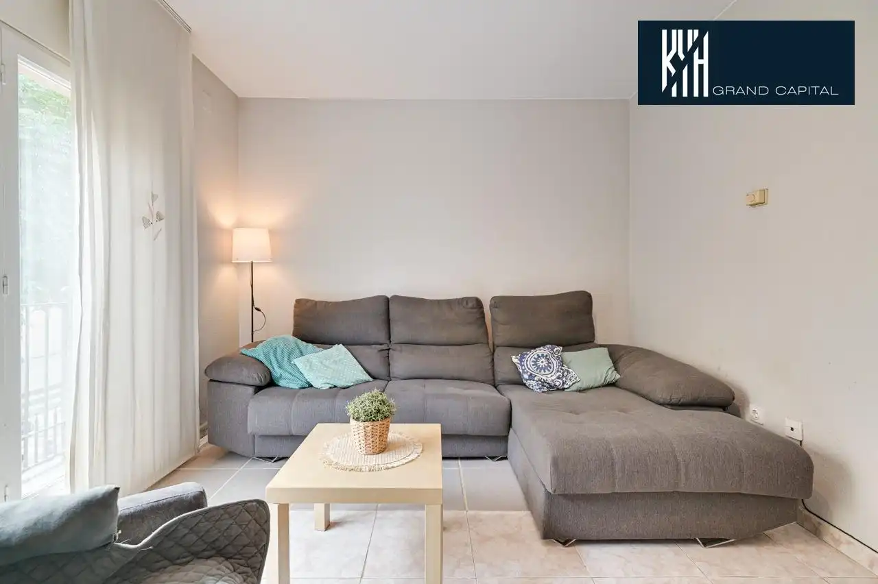 Maison mitoyenne avec terrasse à vendre à Calle JOSEP FONTBERNAT, imagen 3