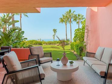 Appartement compact avec piscine à vendre à Estepona Pueblo