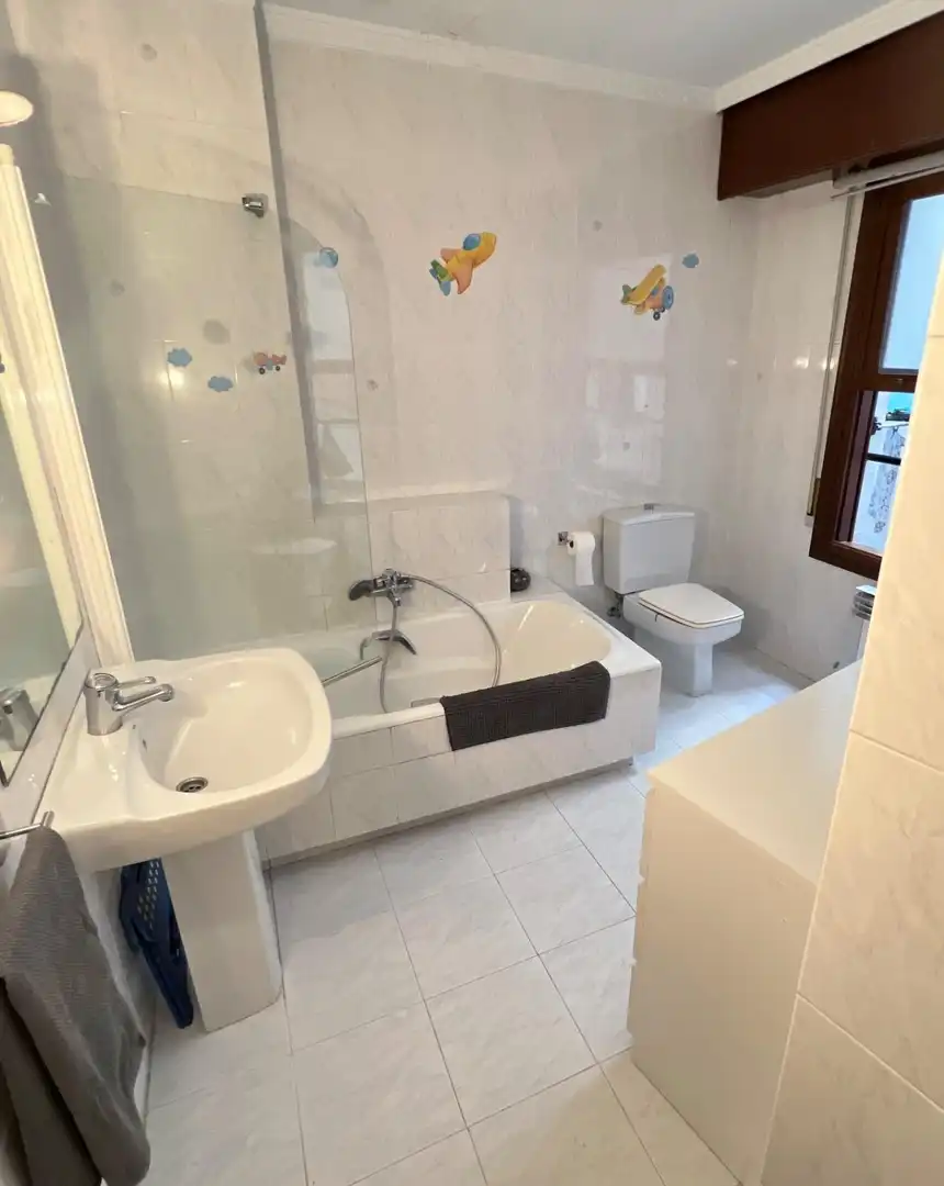 Baño de Piso en venta en Bilbao  con Calefacción y Amueblado