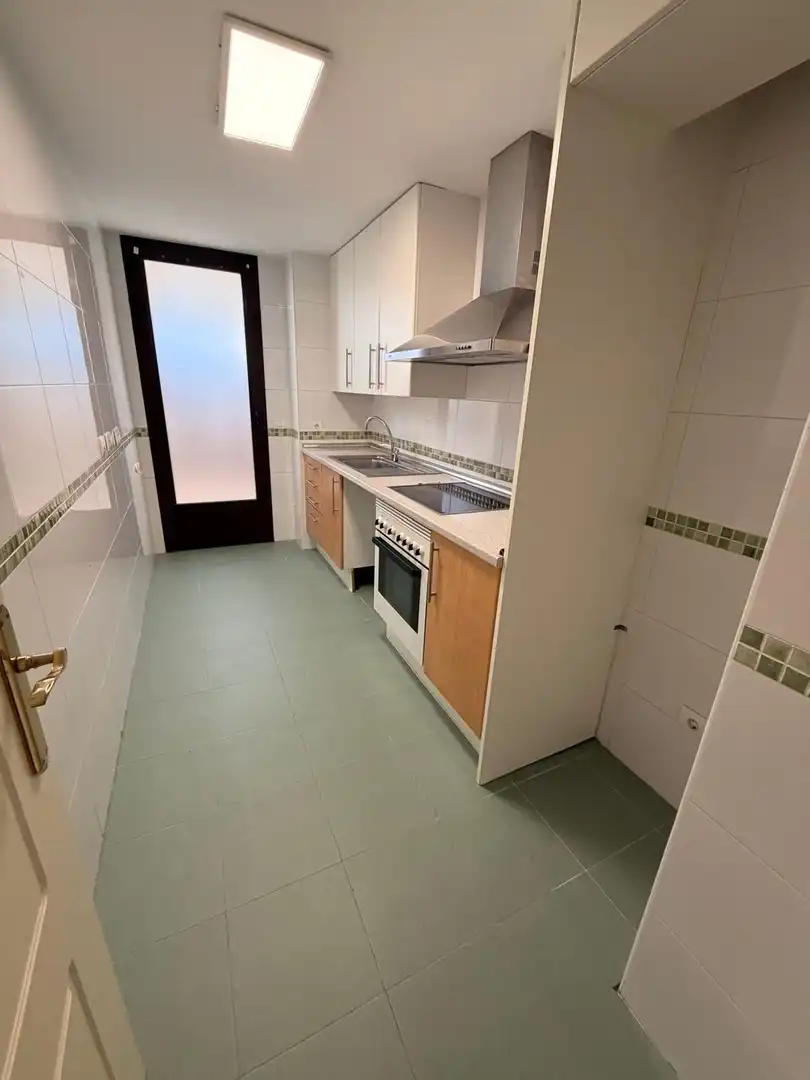 Cocina de Piso en venta en Valdemoro con Calefacción, Trastero y Piscina comunitaria