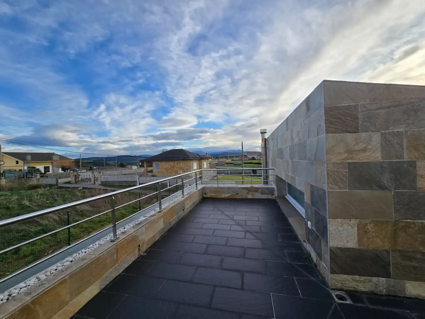Terrasse von Haus oder Chalet zum Verkauf in Bareyo mit Heizung, Privatgarten und Terrasse