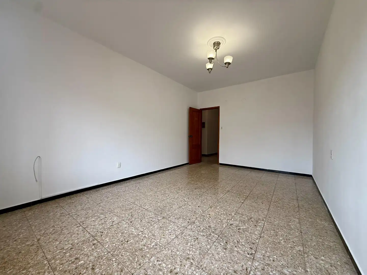 Sala d'estar de Pis de lloguer en Ourense Capital  amb Traster i Balcó