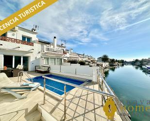 Exterior view of House or chalet for sale in Empuriabrava  with Air Conditioner, Terrace and Swimming Pool