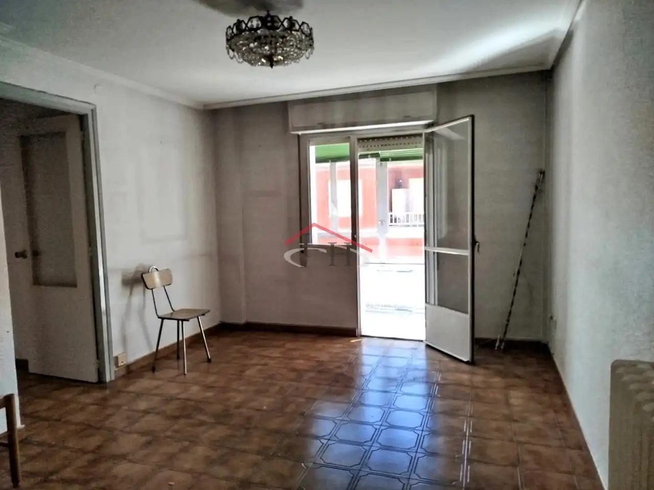 Sala d'estar de Pis en venda en León Capital  amb Calefacció, Terrassa i Traster