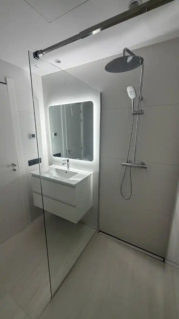 Bany de Apartament en venda en Estepona amb Aire condicionat, Calefacció i Terrassa