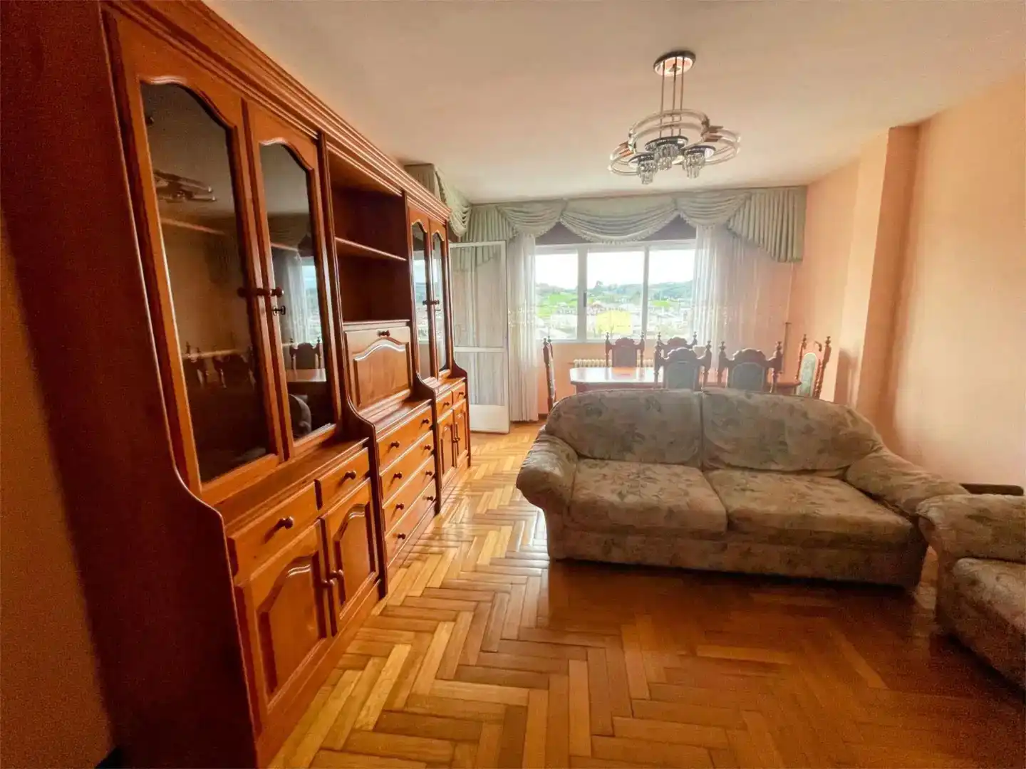 Sala de estar de Piso en venta en Meira con Parquet, Trastero y Amueblado