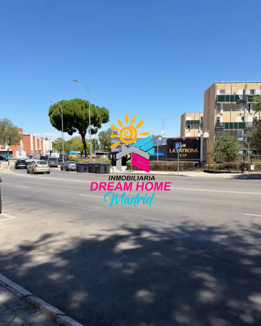 Vista exterior de Dúplex en venda en Madrid amb Calefacció i Jardí privat