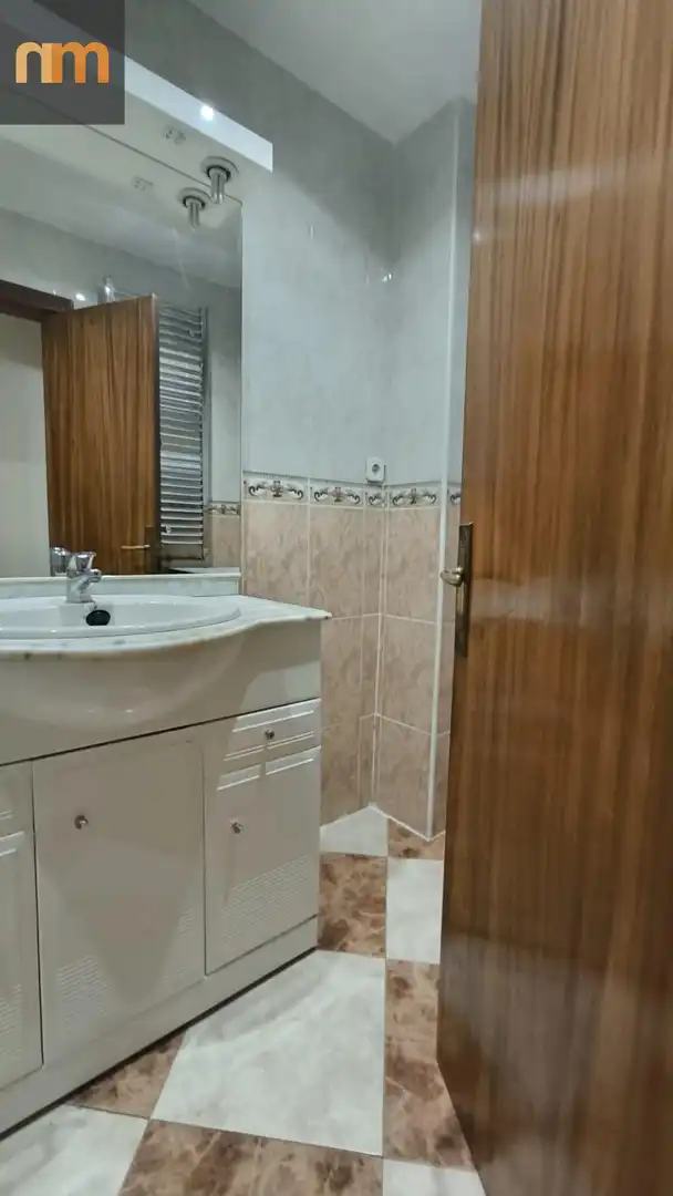 Bany de Pis en venda en Madrid amb Calefacció i Balcó