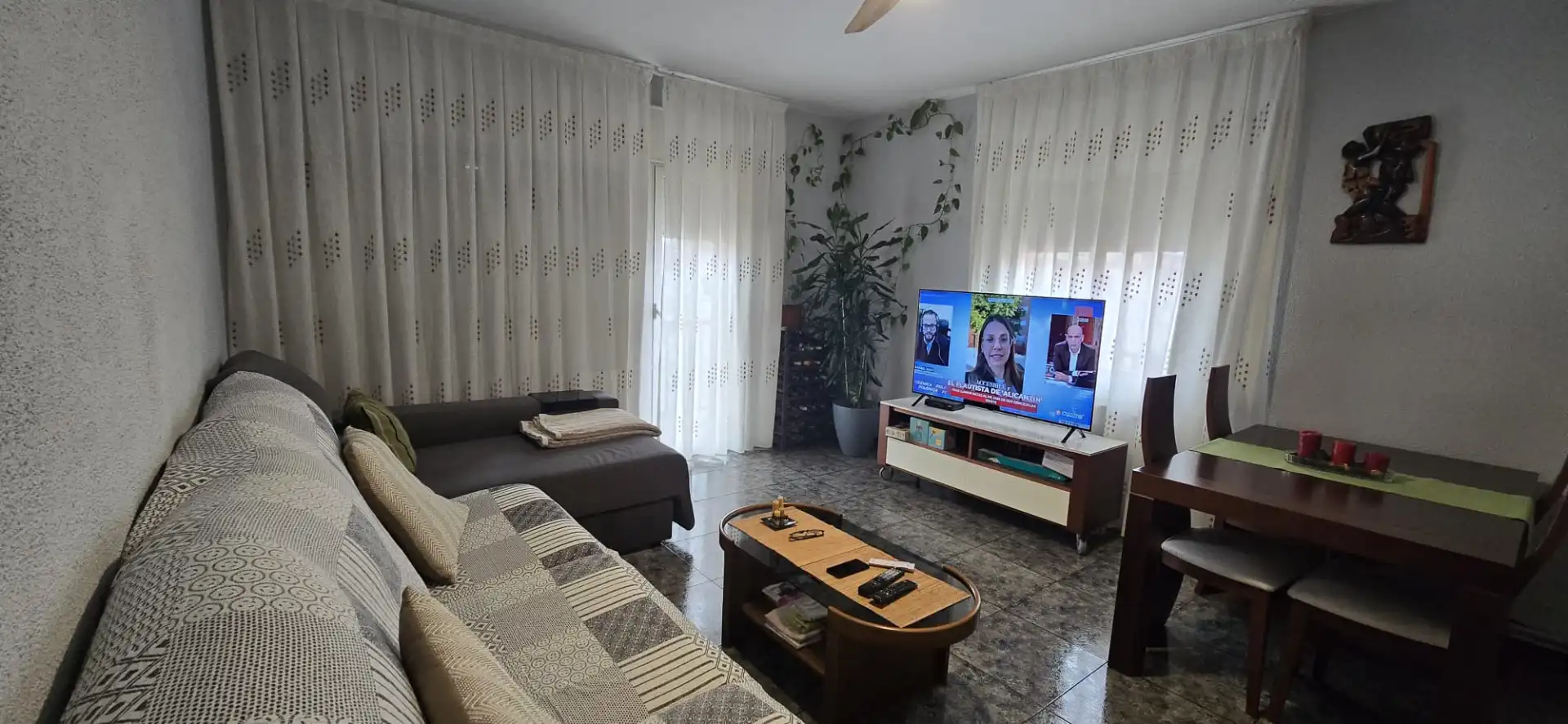 Sala d'estar de Pis en venda en Manlleu amb Calefacció, Traster i Moblat