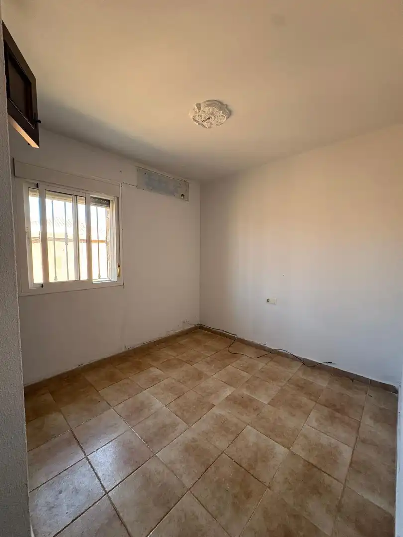 Dormitori de Casa o xalet en venda en Chiclana de la Frontera amb Jardí privat