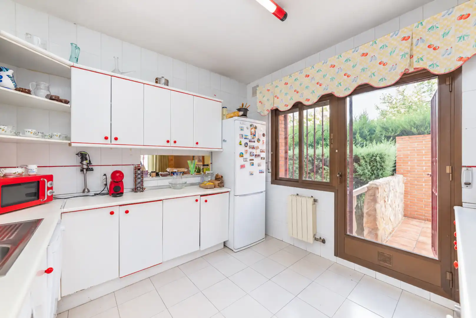 Cuina de Casa o xalet en venda en Urbanizaciones