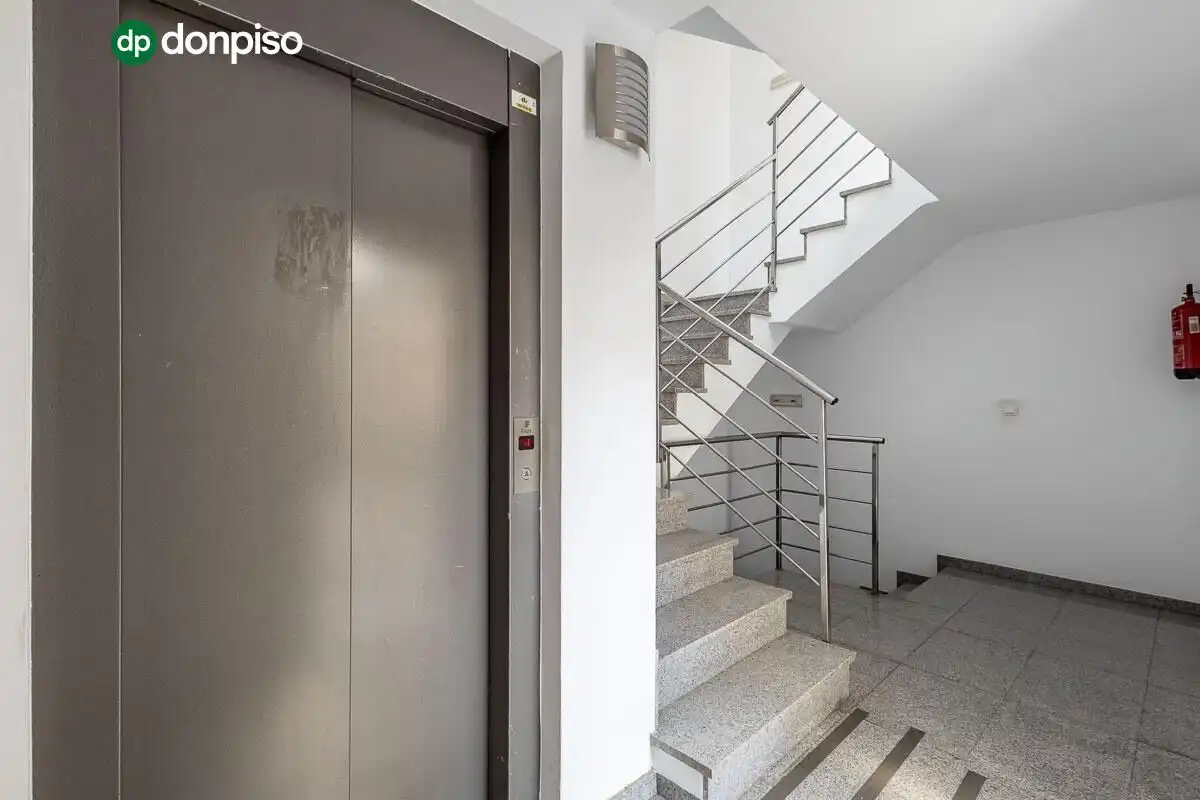 Wohnung zum Verkauf in Armilla mit Klimaanlage, Heizung und Balkon