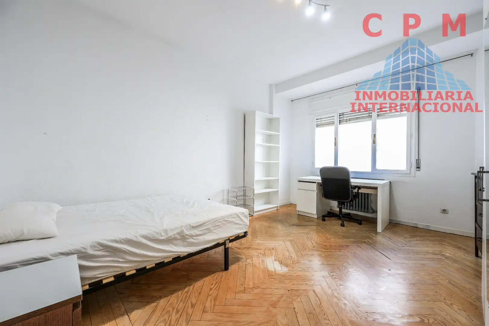 Schlafzimmer von Wohnung zur Miete in Madrid mit Klimaanlage, Heizung und Parkett
