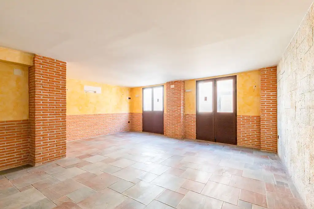 Business premises for sale in C/ Noliva, imagen 24