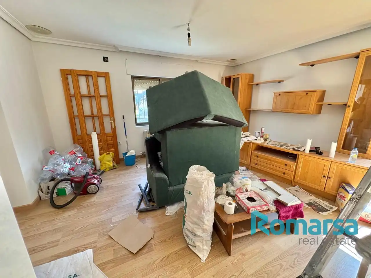 Sala de estar de Casa adosada en venta en Ávila con Calefacción, Terraza y Trastero