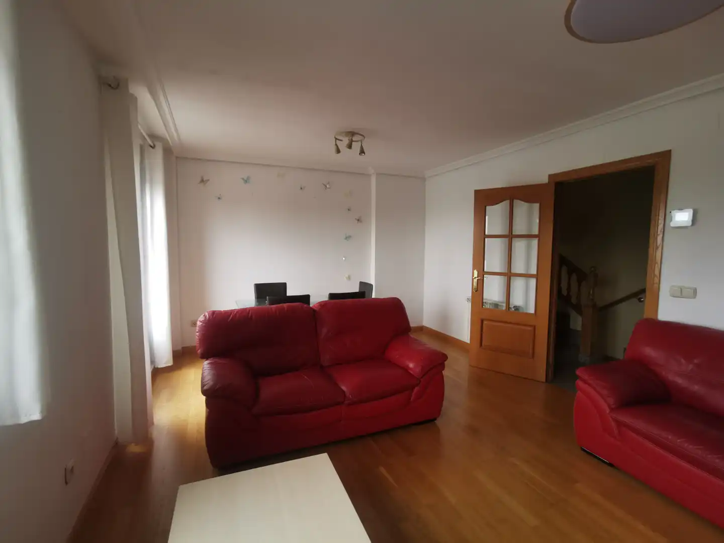 Casa aparellada amb terrassa en venda a Calle Rafael Lapesa, imagen 2
