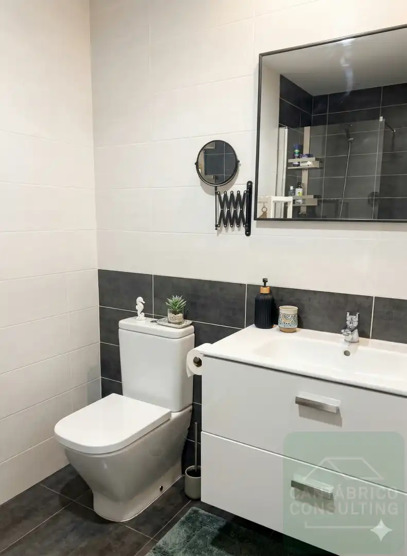 Baño de Piso en venta en Ribadeo con Calefacción y Amueblado