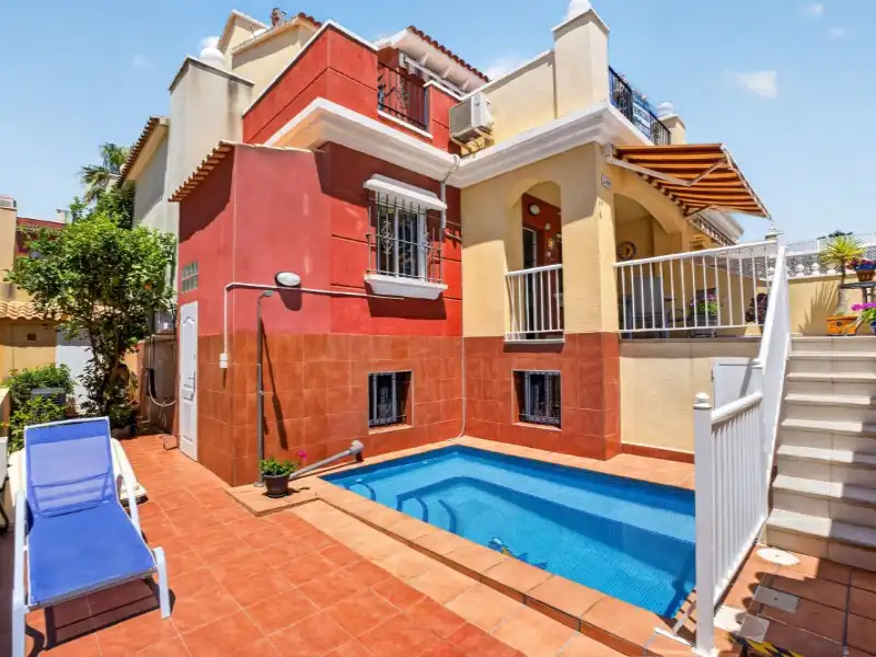 Adossat amb piscina en venda a Nueva Torrevieja - Aguas Nuevas, imagen 2